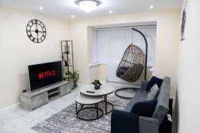 Entire Stylish House-Games Room-6 Guests Capacity